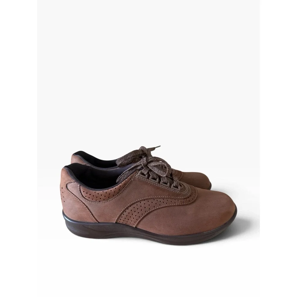 SAS Women's Walk Easy Size 8.5 Chocolate Walking Shoes